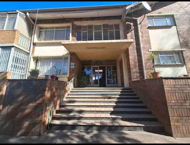 2 BEDROOM FLAT FOR SALE IN VANDERBIJLPARK CW 3